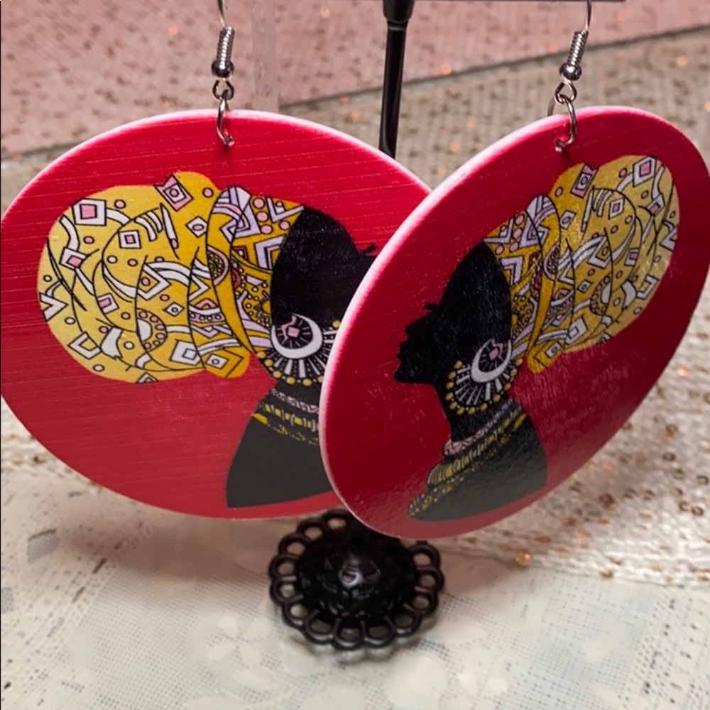 Pastels Africa Earrings. - Picture 5 of 5